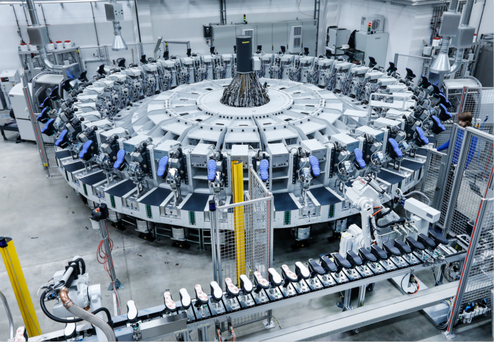 德士马全自动制鞋智能生产线,德士马注塑鞋机