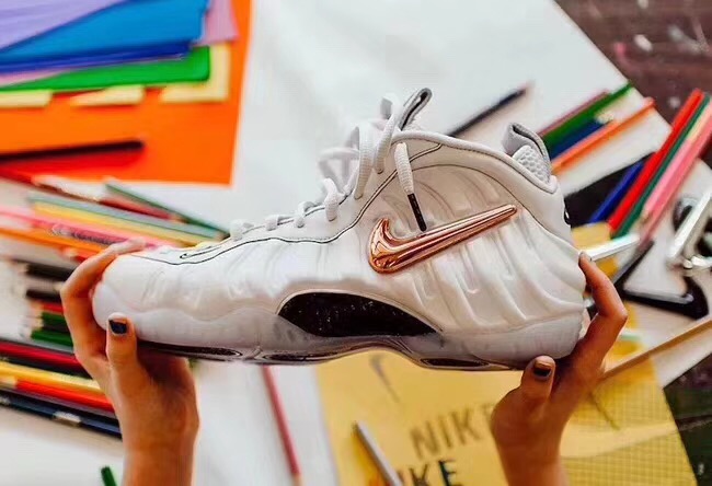 nike大勾新款,nike大勾温变青花瓷