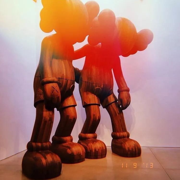 小贾和卡戴珊都用的拍立得APP，真得不试一下吗？丨编辑推荐