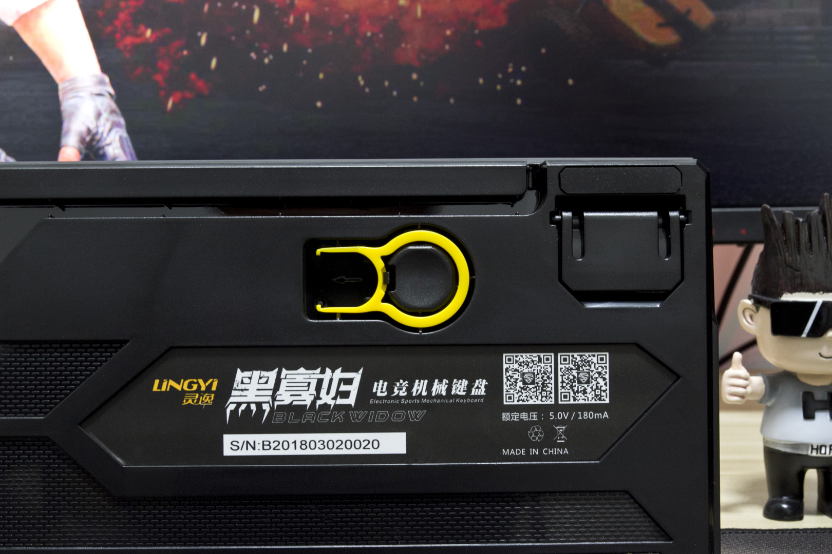 百元以内吃鸡神器推荐,灵逸黑寡妇键盘是什么轴