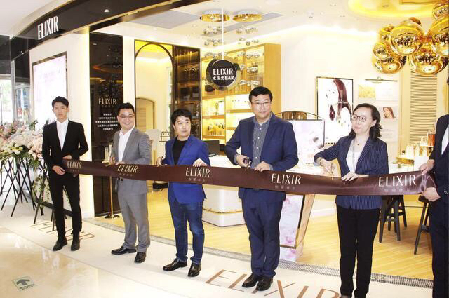 听说，怡丽丝尔开到新百了，小姐姐们家门口就可以买到范爷同款面