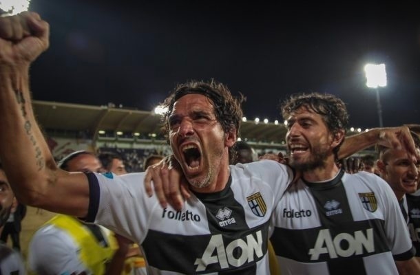 卢卡雷利前锋,卢卡雷利足球