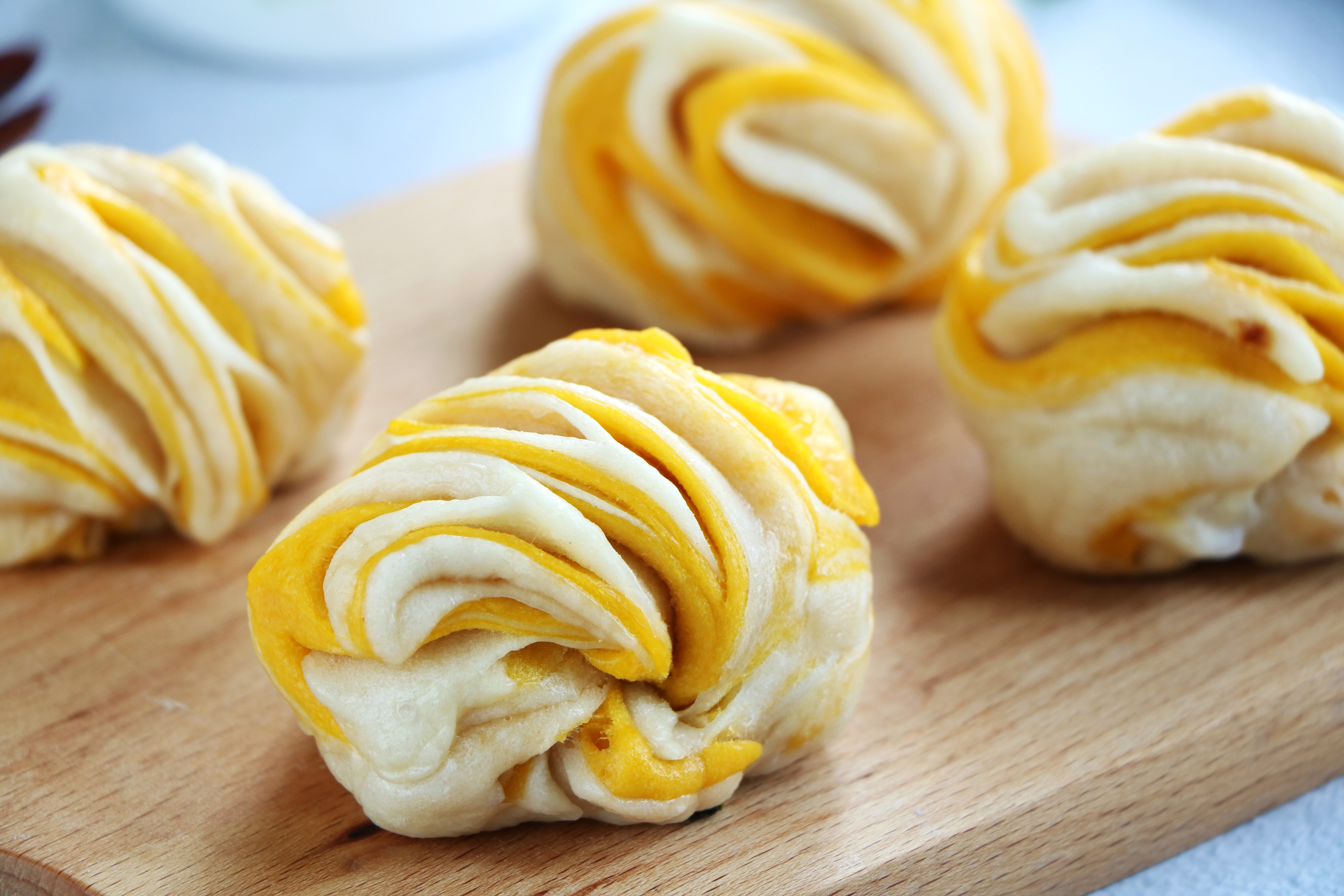 酵母馒头怎么做又软又素,媳妇做的超大馒头