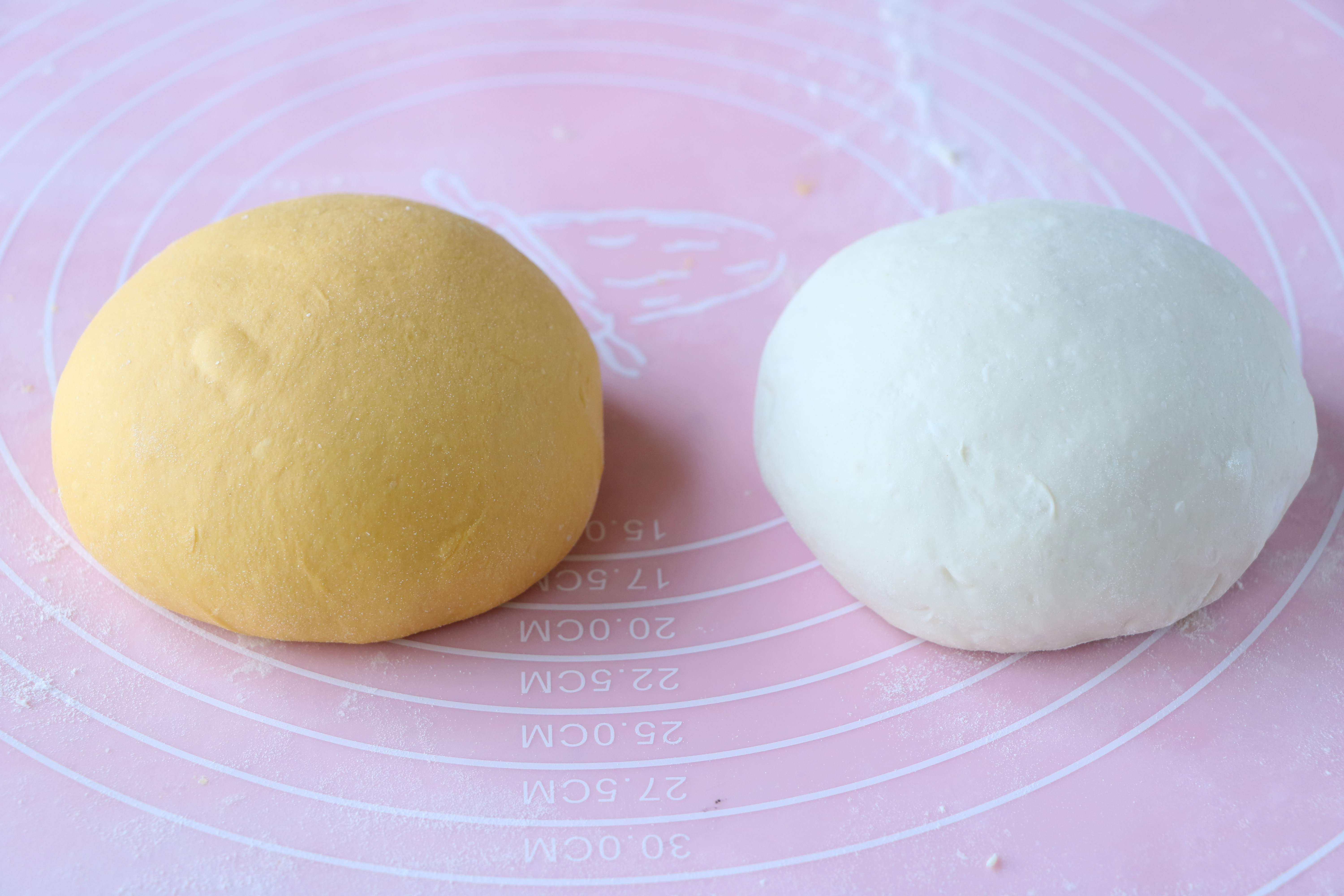 酵母馒头怎么做又软又素,媳妇做的超大馒头