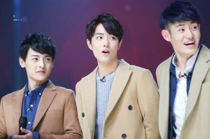 鑲栨垬520鎵嬪娍琛ㄧ櫧,鑲栨垬娴极520琛ㄧ櫧鐓х墖