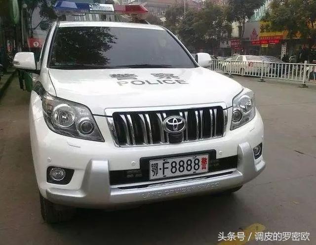 黑色车牌和白色的车牌,车牌照颜色不一样可以过户吗