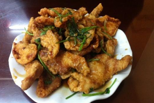 吃他家菜都得拼桌吃，一道雪衣豆沙就卖了70多年！