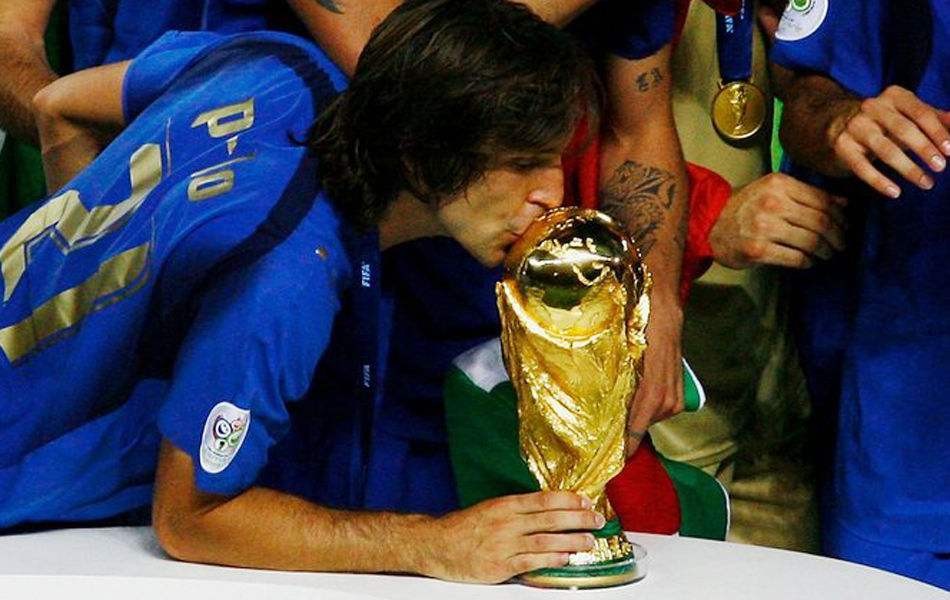 那个足球场上优雅的“富二代”艺术家，生日快乐！