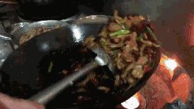 蛙哥被粉丝吊打的视频,网红蛙哥被打