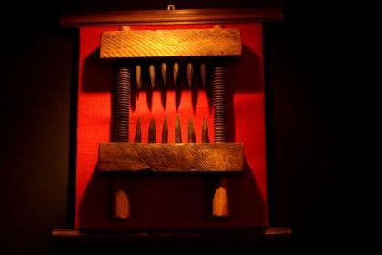 盘点欧洲10大酷刑西班牙驴子将女人撕裂两半！