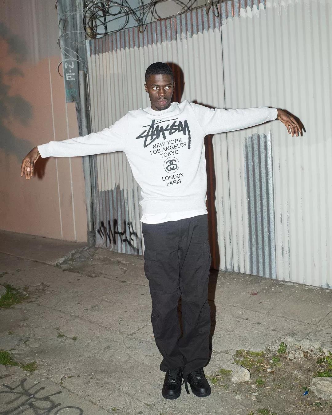 logo衣服好看吗,衣服logo显眼还是不显眼