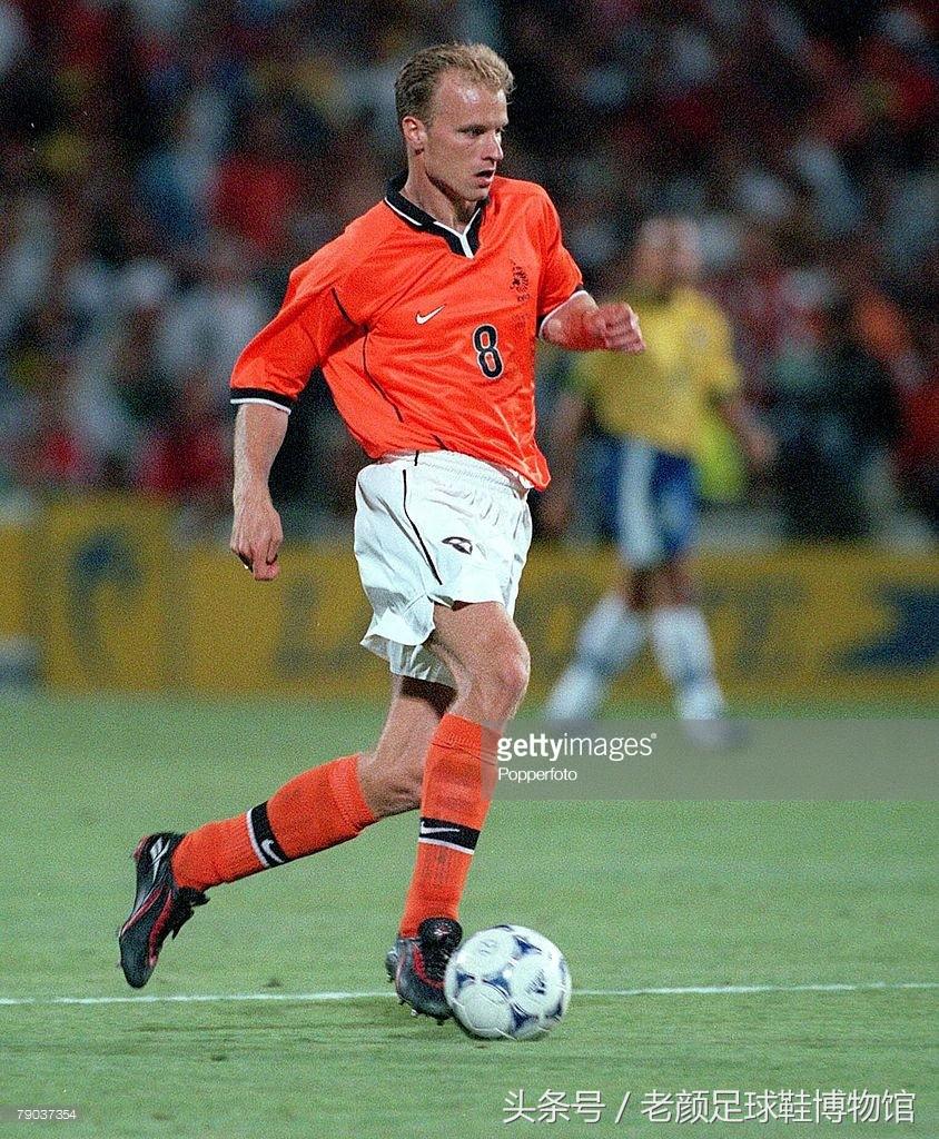 02年世界杯足球鞋回顾,世界杯最火前十的足球鞋