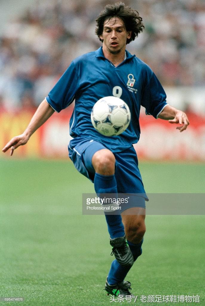 02年世界杯足球鞋回顾,世界杯最火前十的足球鞋