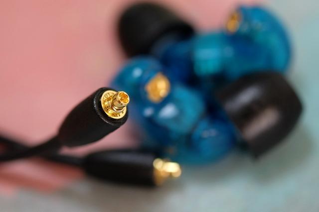 舒尔se215沙沙沙声音,舒尔se215新款老款评测