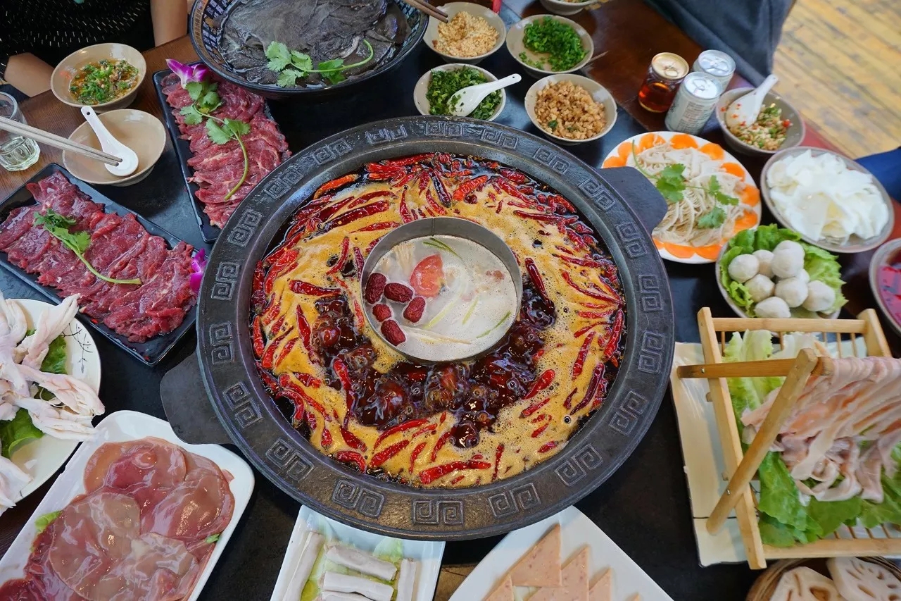 柳州必吃餐厅排行榜前十,柳州市适合10-15人聚会的餐厅团购