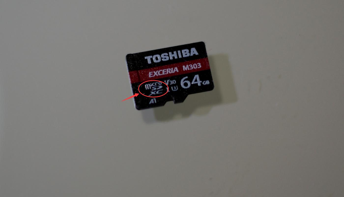 东芝m303e和microsd哪个好,东芝m303存储卡怎么样