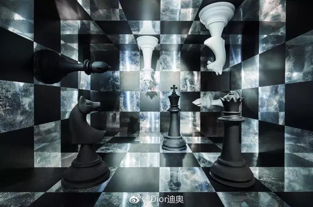 杨采钰迪奥马鞍包,杨采钰出席活动红裙惊艳十足