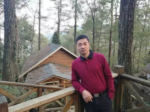 张元：给自己留下一个可以回忆的理由｜中国文坛精英盘点之90后小说家张元专辑