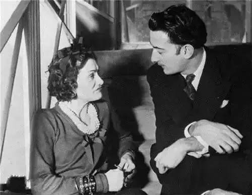 合影留念永不忘,同学合影照时光一去永不回