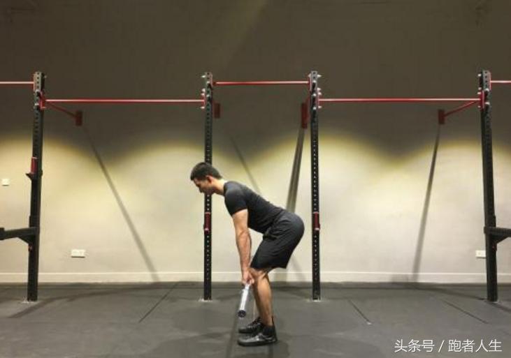 一个动作改善臀部两边塌陷,臀部两侧塌陷的原因