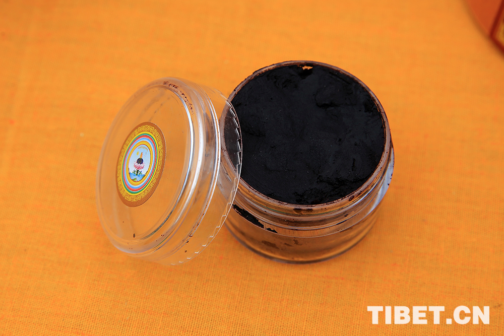 悬壶济世救困扶危,悬壶济世解救众生