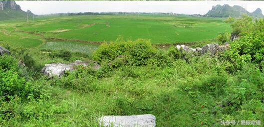 坟后边的路有什么影响,坟周围的坑有何影响如何处理