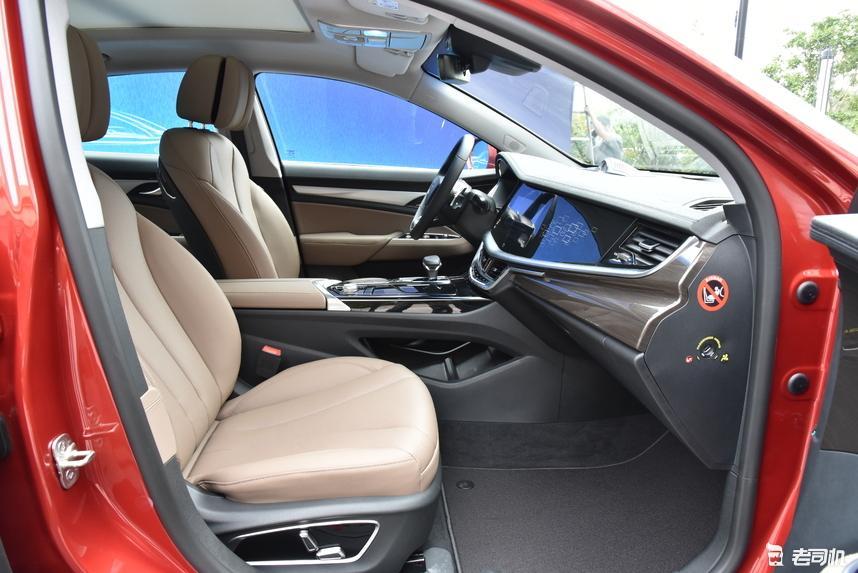 吉利博瑞ge2019款新能源混插版,大美中国车2020款博瑞ge焕新而来