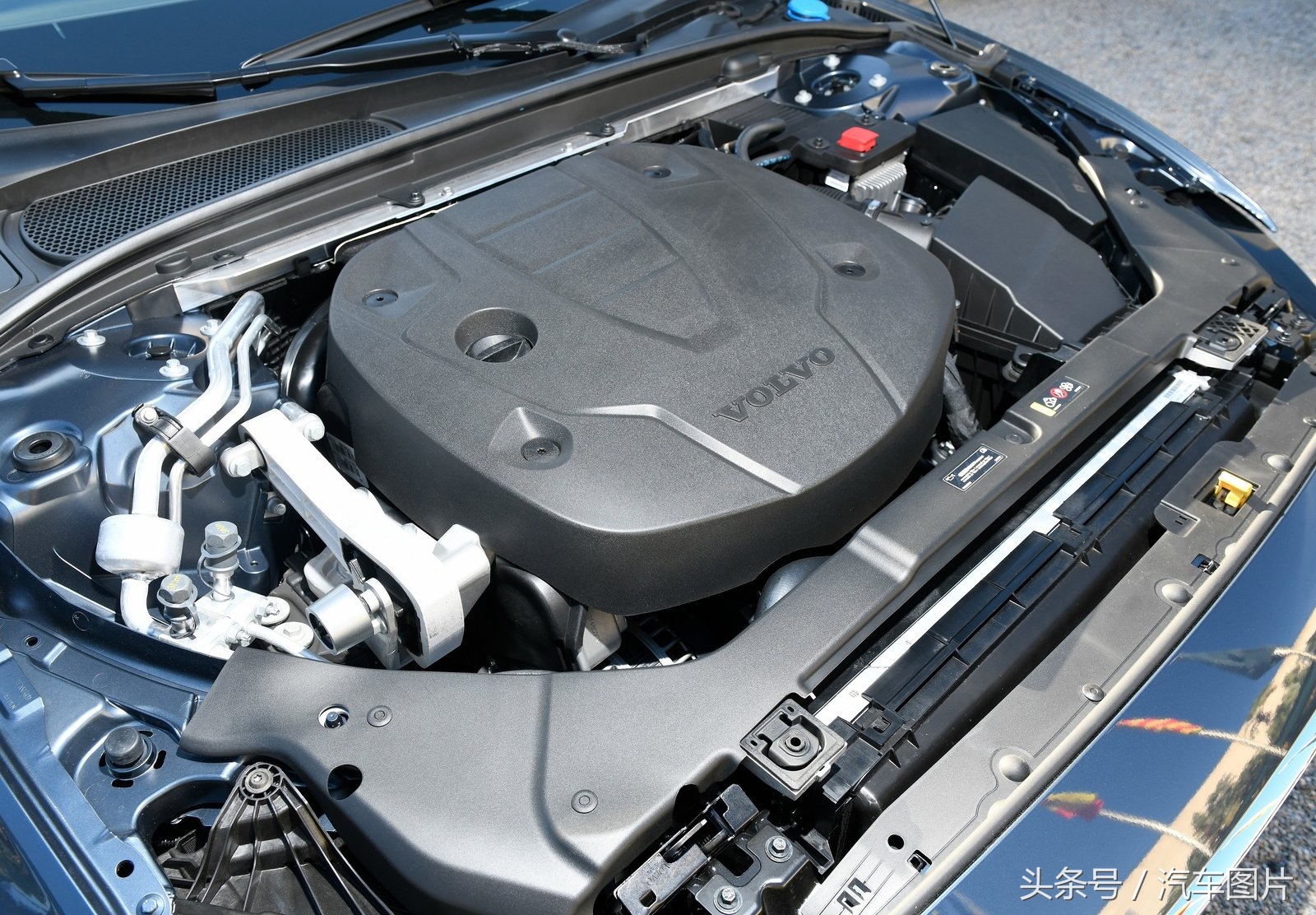 沃尔沃旅行车v60落地价,沃尔沃v60二手值得买吗