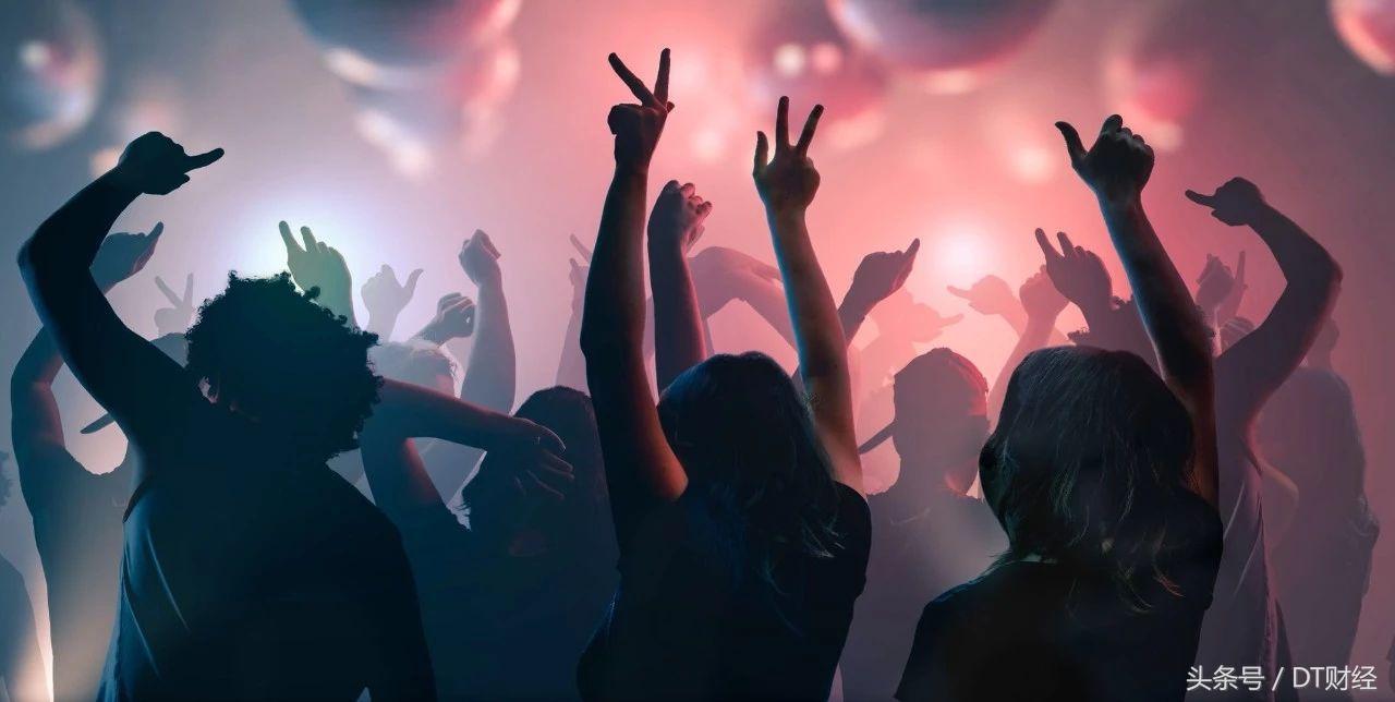 夜生活只有加班？你可能是住在假上海