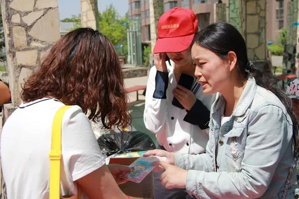 社区邻里节的欢乐故事,邻里关系和睦团结故事