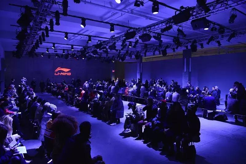 对不起我就是喜欢你用日语怎么说,对不起我只是喜欢