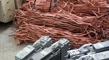 保护三电设施营造宣传氛围,联合公安开展保电宣传