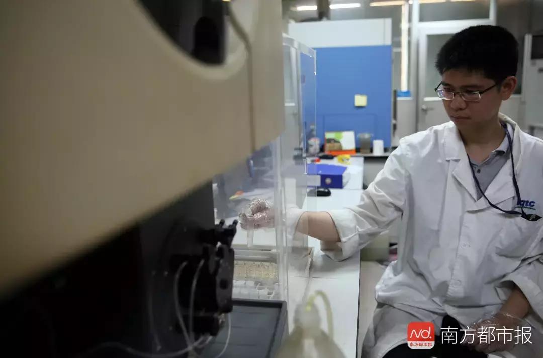 不小心吃到水晶泥和史莱姆怎么办,史莱姆水晶泥危害