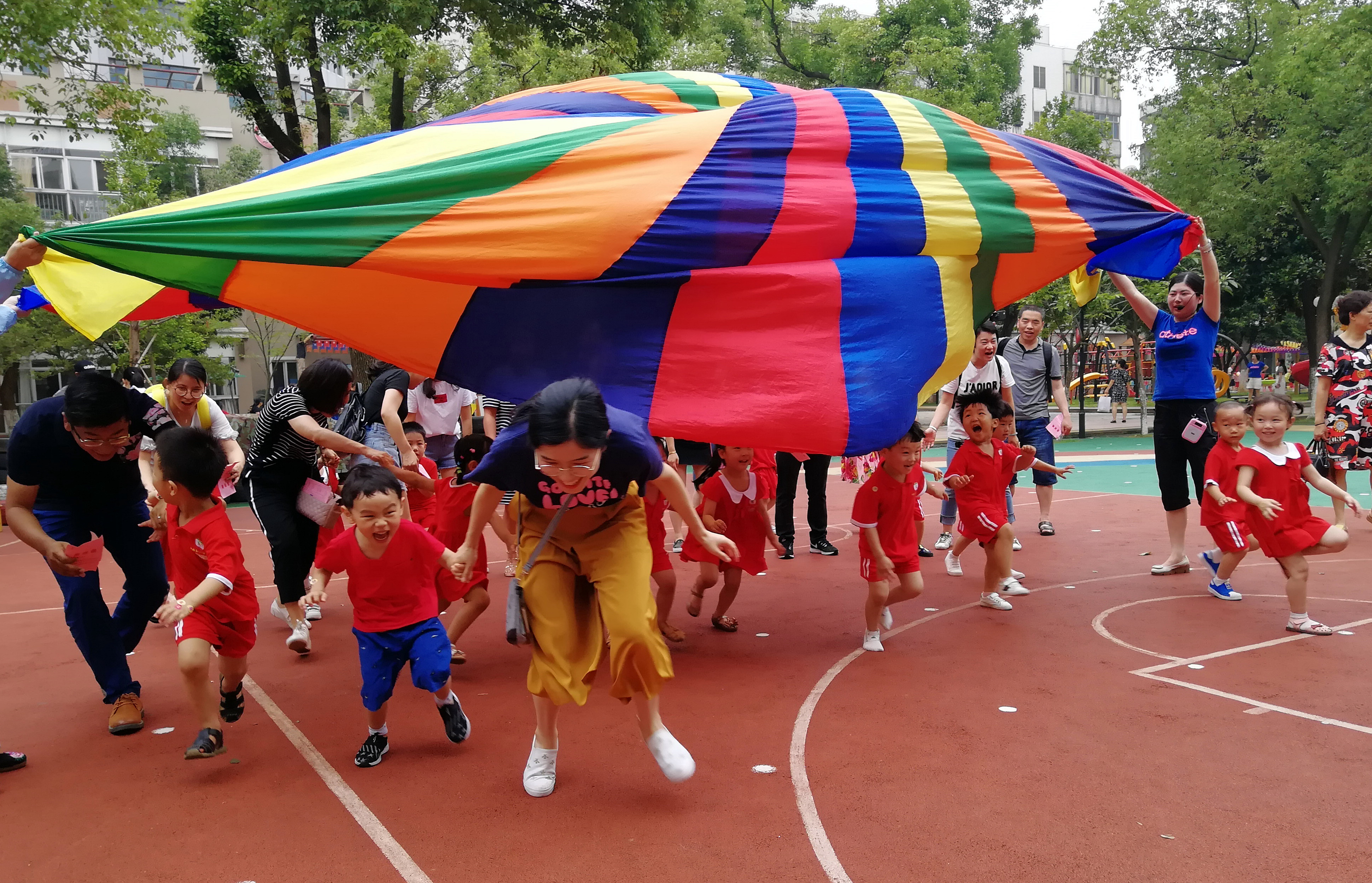 庆六一江西省八一保育院萌娃过“知礼友善”的儿童节