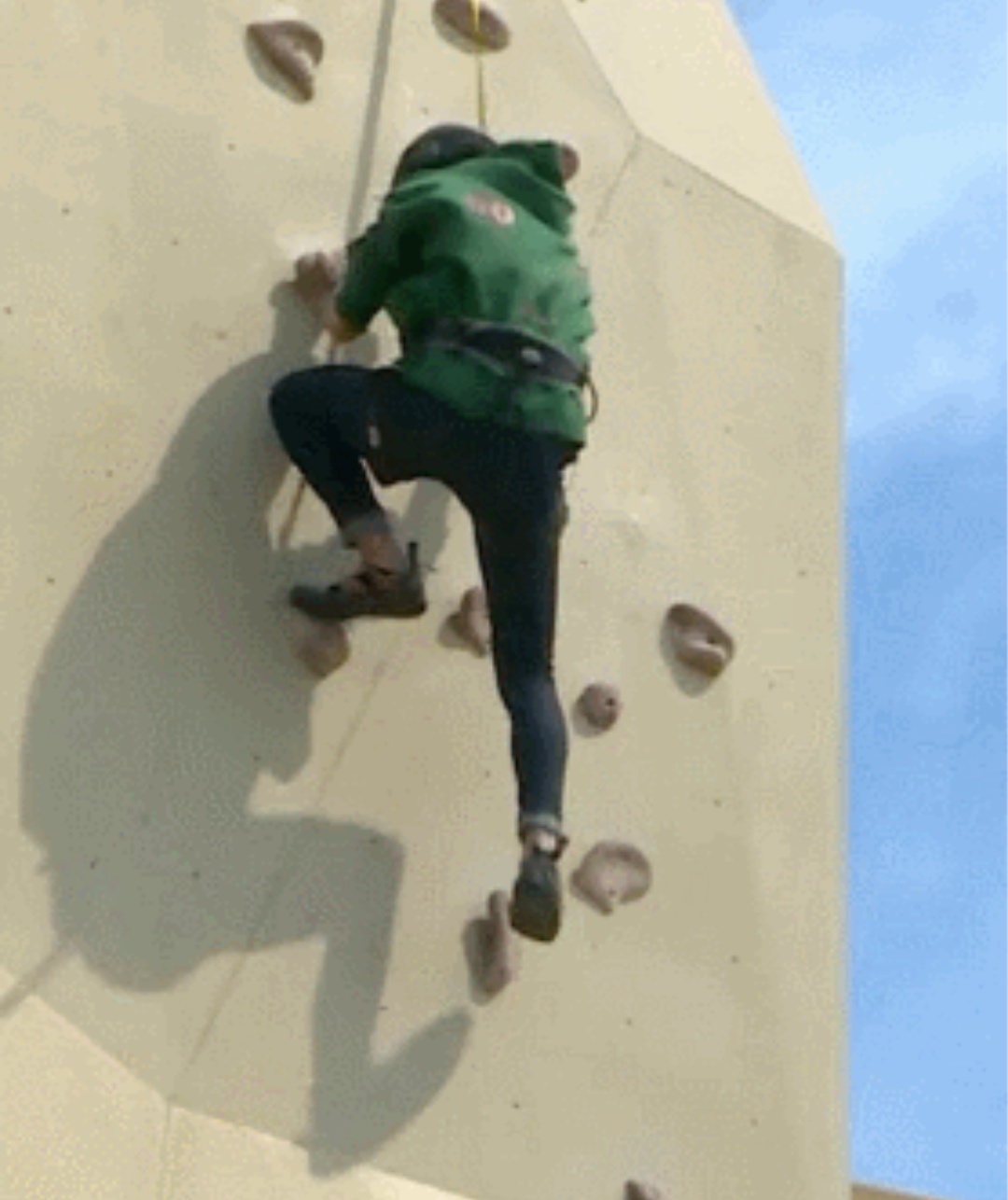 易烊千玺图片静态日常,易烊千玺运动风