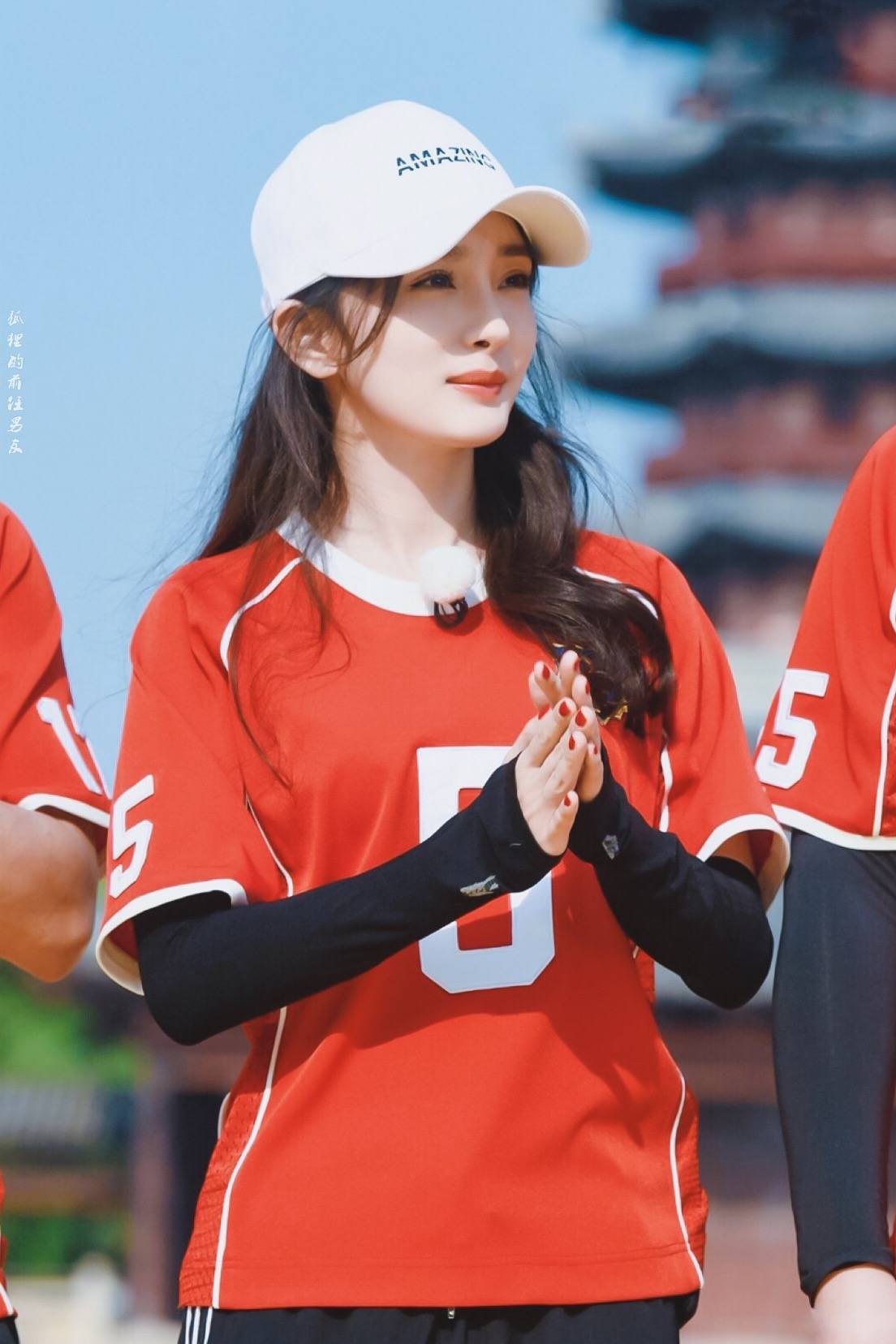 杨幂上跑男出场歌曲的名字,杨幂上跑男游戏黑洞