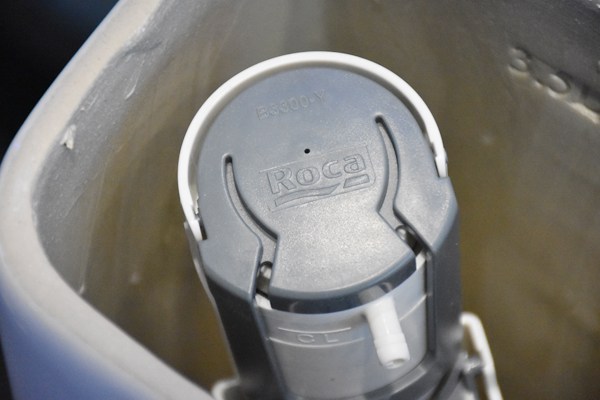 卫生间浴室柜马桶淋浴房搭配,卫生间淋浴房马桶洗手盆如何布置