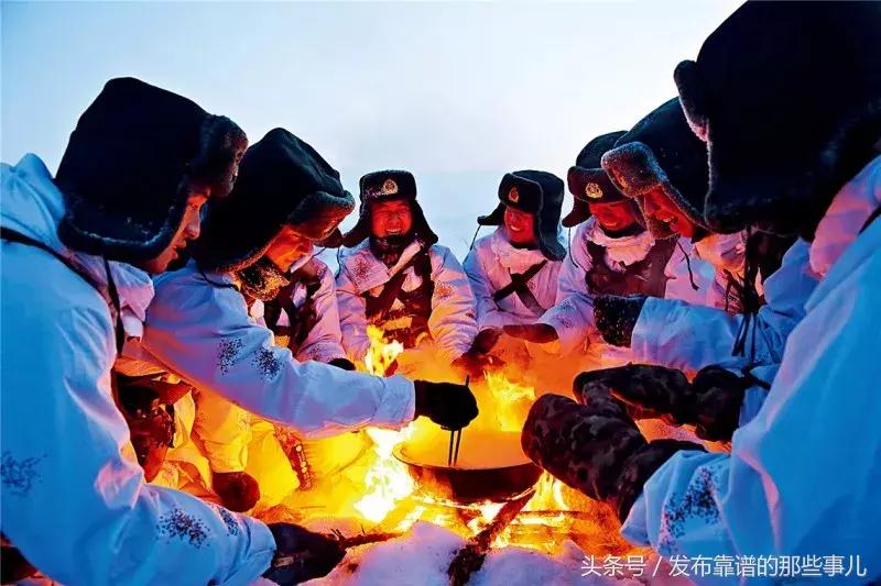 中国人民解放军陆军空军海军军旗,人民解放军军旗介绍图文