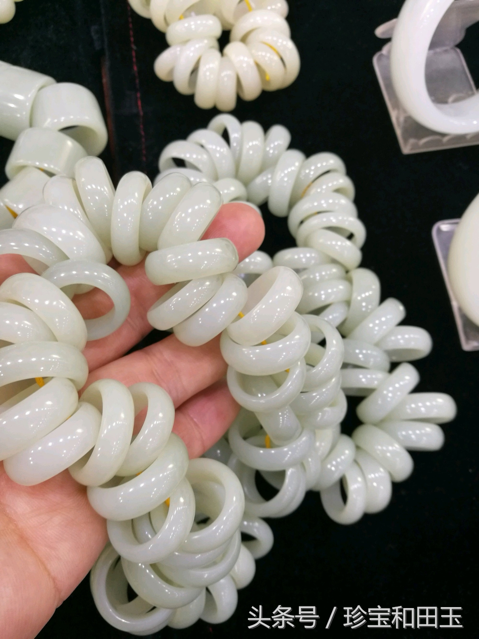 韩国和田玉手镯,韩国和田玉平安无事牌