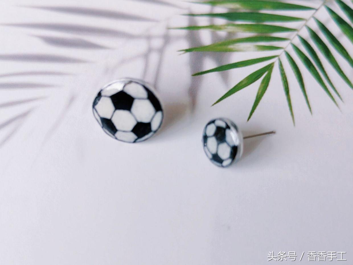 世界杯开始了准备什么,世界杯足球纪念物