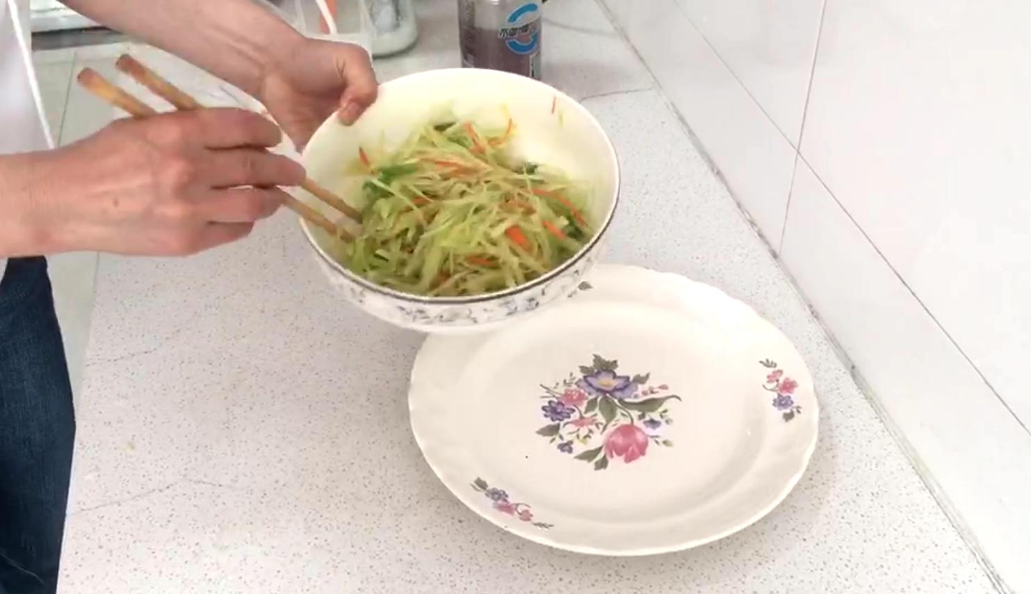 莴笋这样做五分钟搞定一吃就上瘾,这才是莴笋最好吃的做法脆爽滑嫩