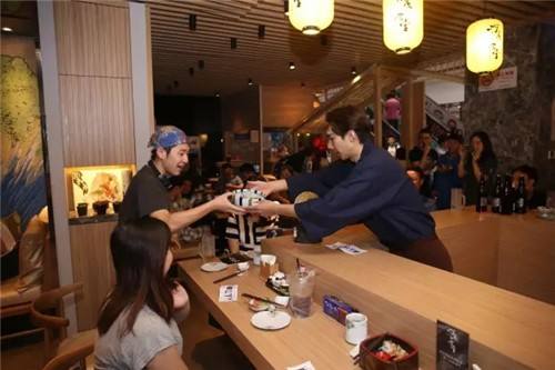 快闪店未来的商业模式,快闪店的发展没有经历什么阶段