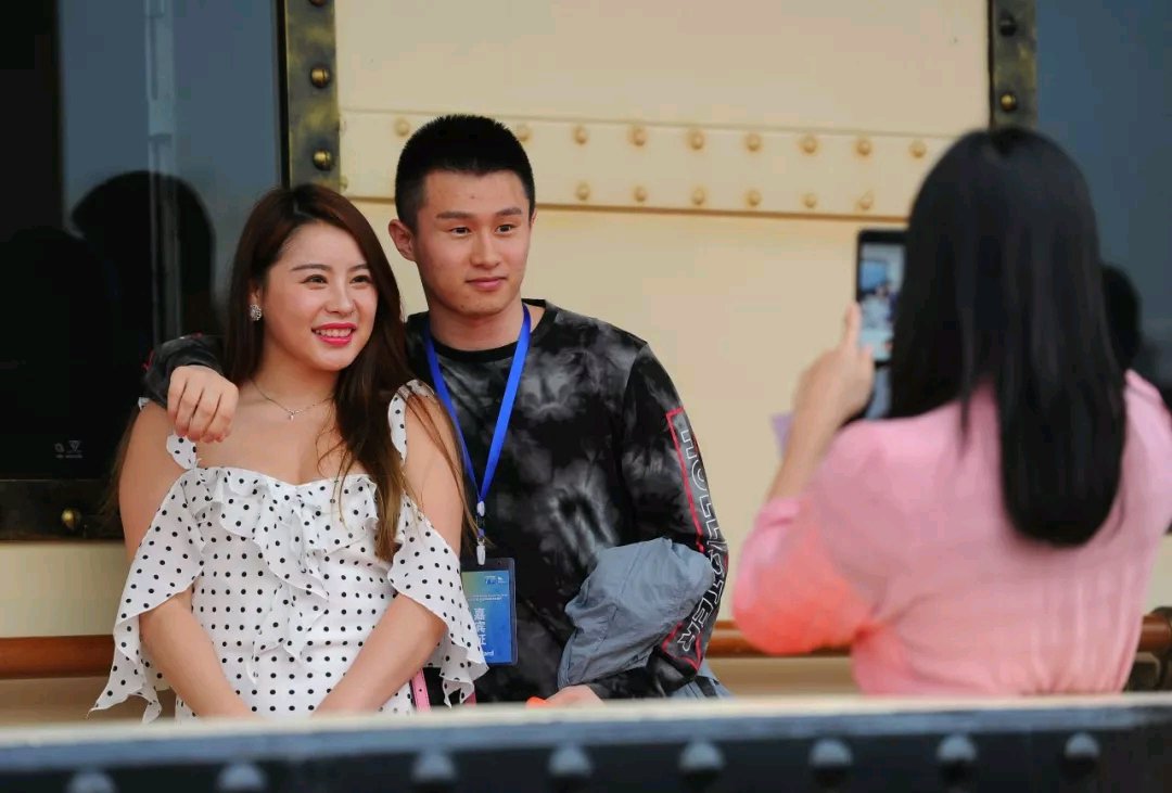 郭晶晶霍启刚红毯,郭晶晶最美红毯