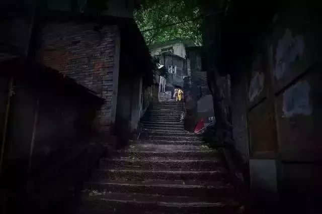 宝鸡到昆明的机票多少钱,宝鸡到昆明火车硬卧多少钱