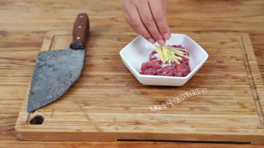 熬粥怎么粘稠水和米的比例,如何熬粥才能把粥熬得粘稠