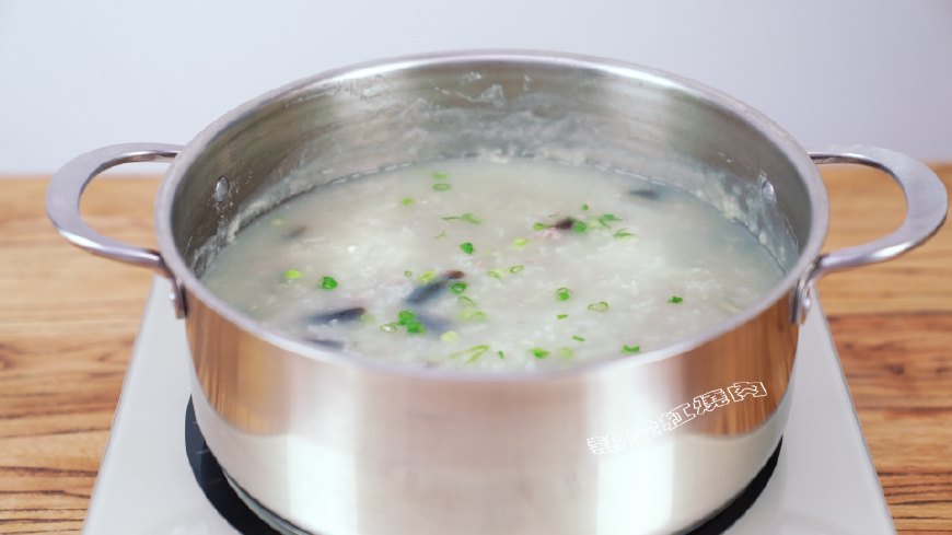 熬粥怎么粘稠水和米的比例,如何熬粥才能把粥熬得粘稠