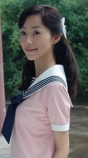 美女明星学生装,时尚明星学生装