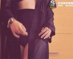 全裸出道的“龙妈”，身高157cm为啥能成为全球最性感女星？！