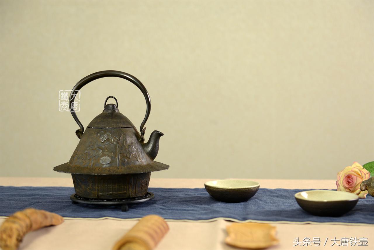 喝茶用陶壶好还是铁壶好,喝茶为什么一定要用那么小的壶