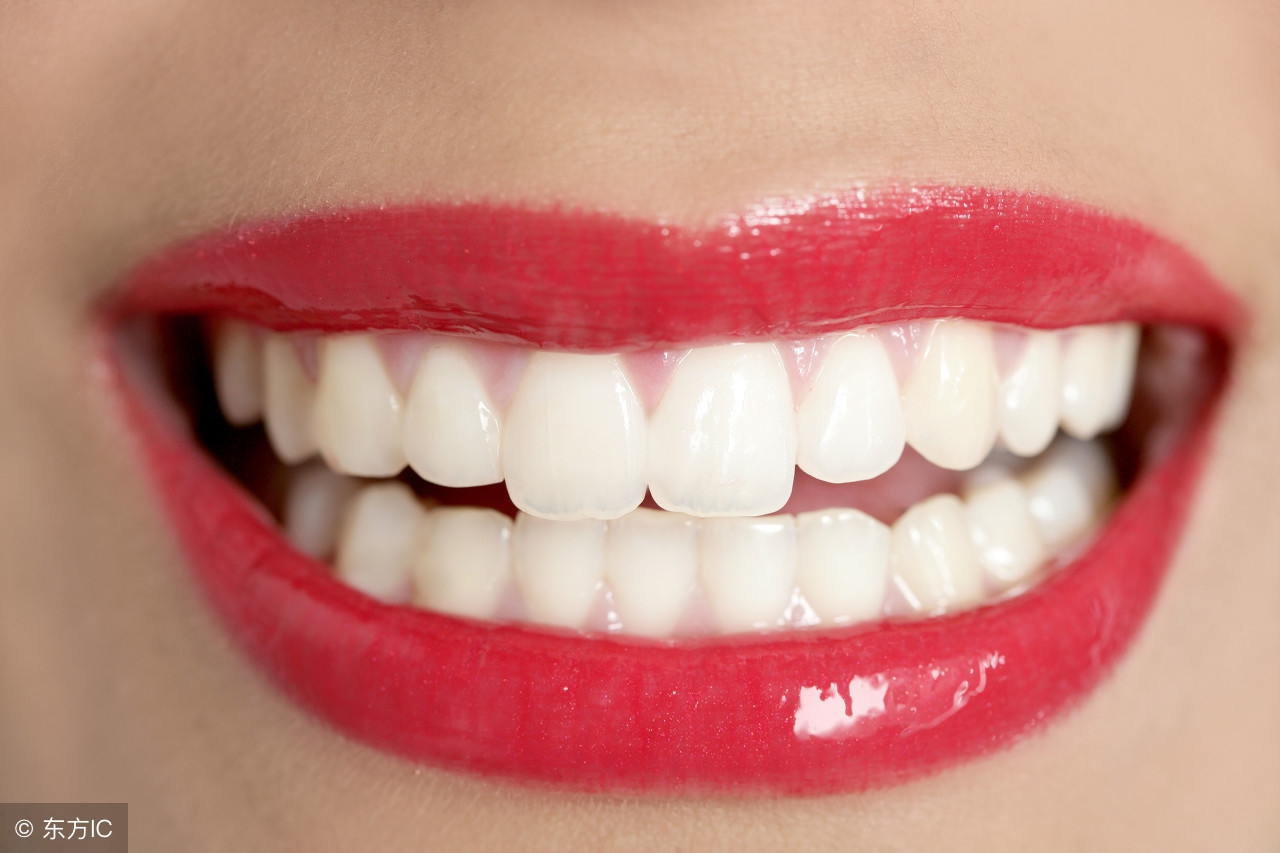 牙齿吃饭吃菜都塞牙怎么回事,种植牙后吃饭总是塞牙什么原因